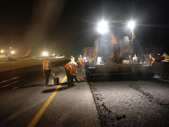 長沙太空金路橋材料有限公司,雙鋼輪壓路機(jī),福格勒瀝青攤鋪機(jī),AC系列,AF系列,SBS系列