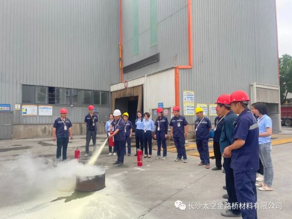 長(zhǎng)沙太空金路橋材料有限公司,雙鋼輪壓路機(jī),福格勒瀝青攤鋪機(jī),AC系列,AF系列,SBS系列