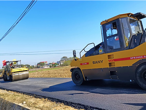 長(zhǎng)沙太空金路橋材料有限公司,雙鋼輪壓路機(jī),福格勒瀝青攤鋪機(jī),AC系列,AF系列,SBS系列