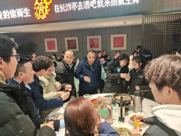 長沙太空金路橋材料有限公司,雙鋼輪壓路機(jī),福格勒瀝青攤鋪機(jī),AC系列,AF系列,SBS系列 長沙太空金路橋材料有限公司,雙鋼輪壓路機(jī),福格勒瀝青攤鋪機(jī),AC系列,AF系列,SBS系列